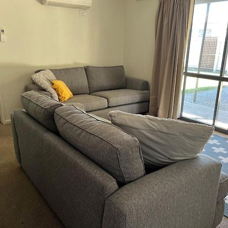 Sunny Escape In Old Cromwell Villa Luaran gambar