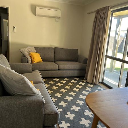 Sunny Escape In Old Cromwell Villa Luaran gambar