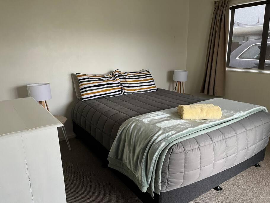 Sunny Escape In Old Cromwell Villa Luaran gambar