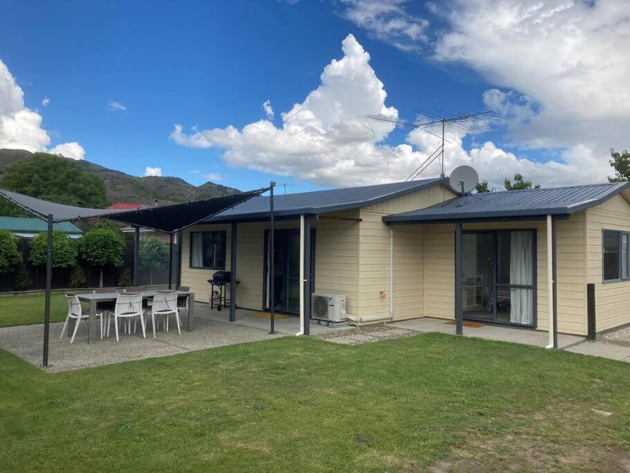Sunny Escape In Old Cromwell Villa Luaran gambar