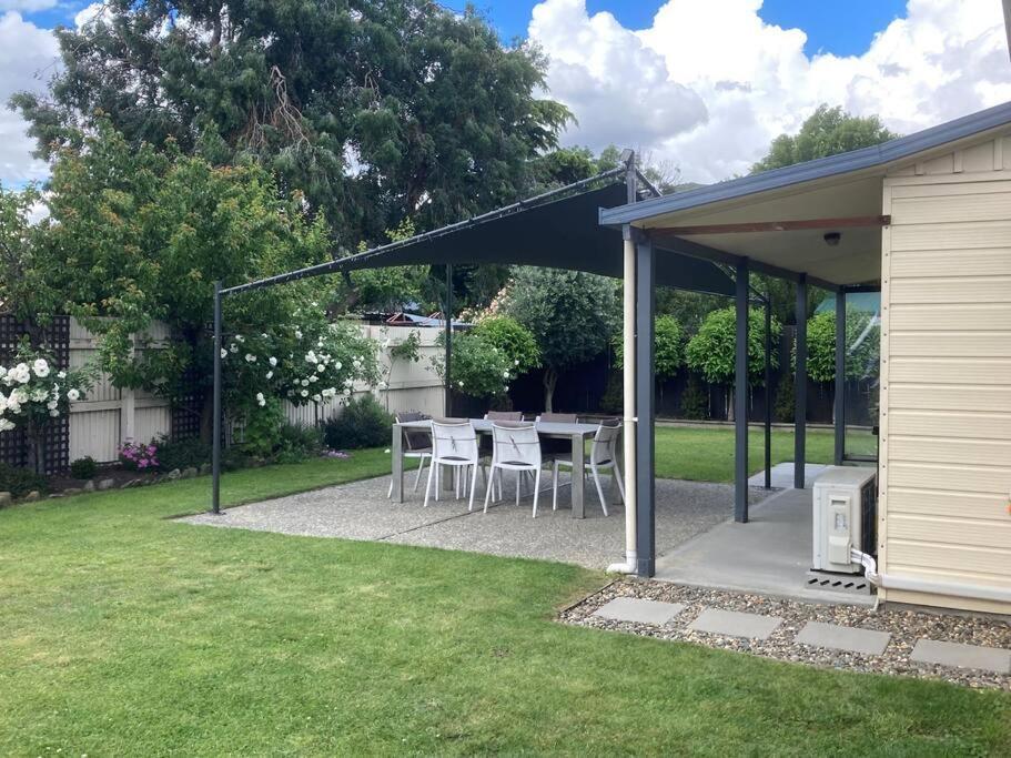 Sunny Escape In Old Cromwell Villa Luaran gambar